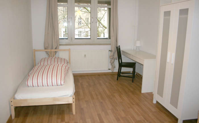 Listing photo thumbnail