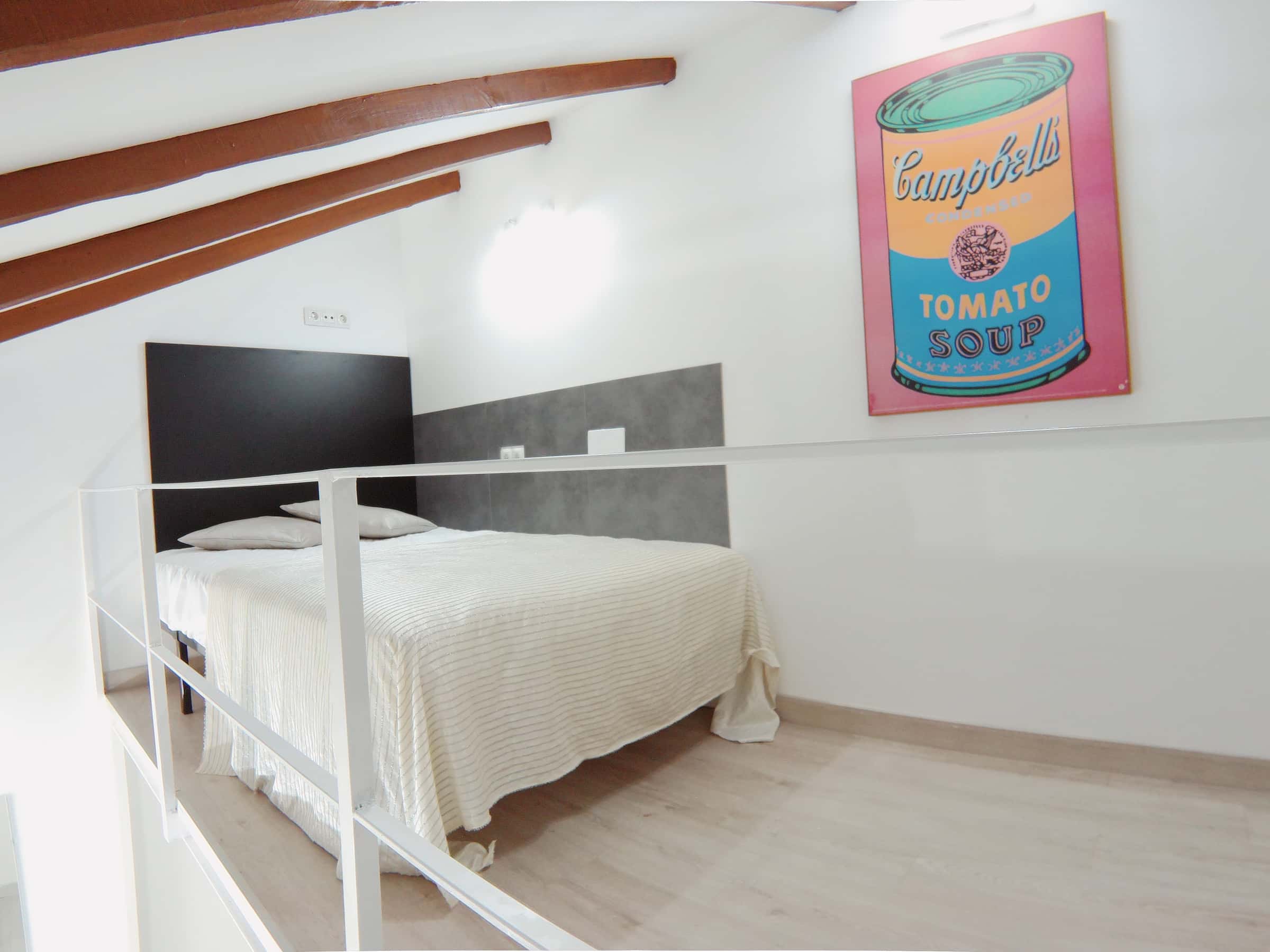 Room Calle Almendrales