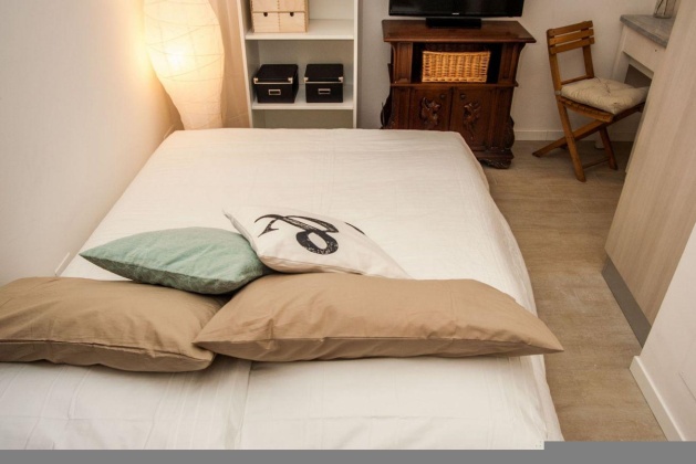 Listing photo thumbnail