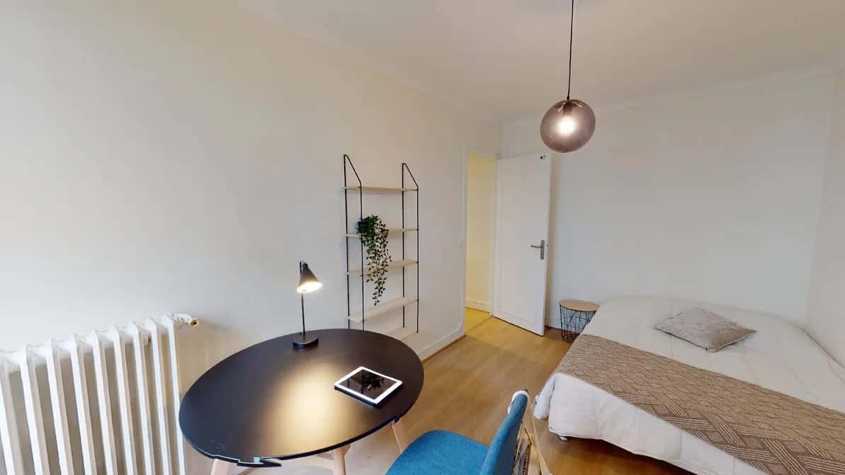 Chambre dans Rue de Saussure, Paris pour 106 m² avec 5 chambres