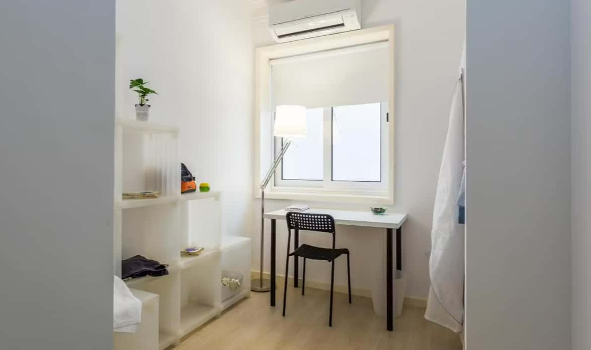 Bedroom in a student residence in Rua Dom Afonso Henriques, Porto - Room 104