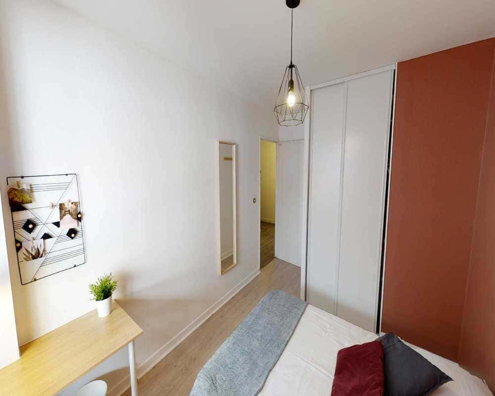 Chambre dans le rue Cavenne