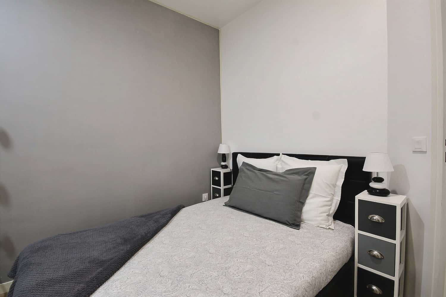 Location Appartement meublé 1 chambre - 26m² - Jasmin / Mozart - Paris