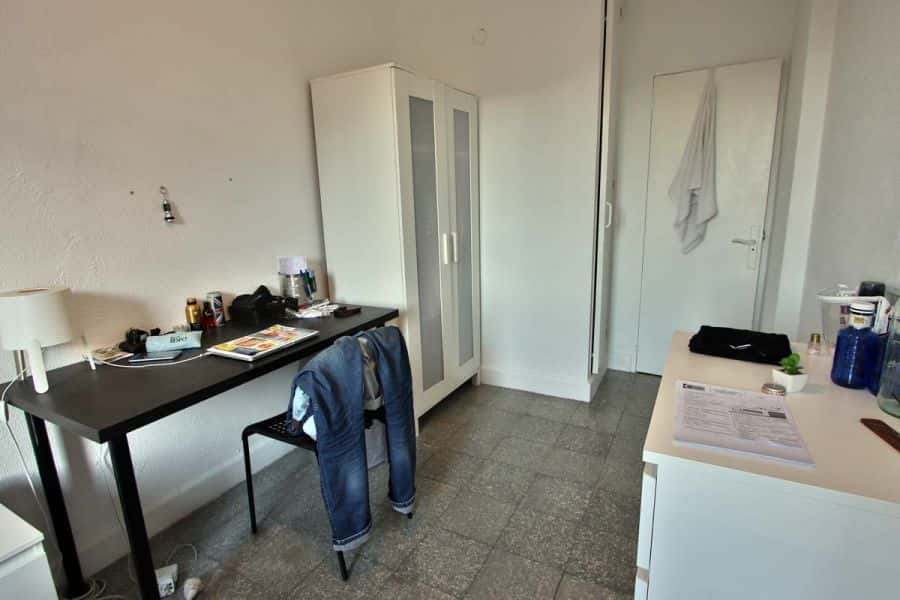 Habitación en piso de 4 habitaciones en La Petxina