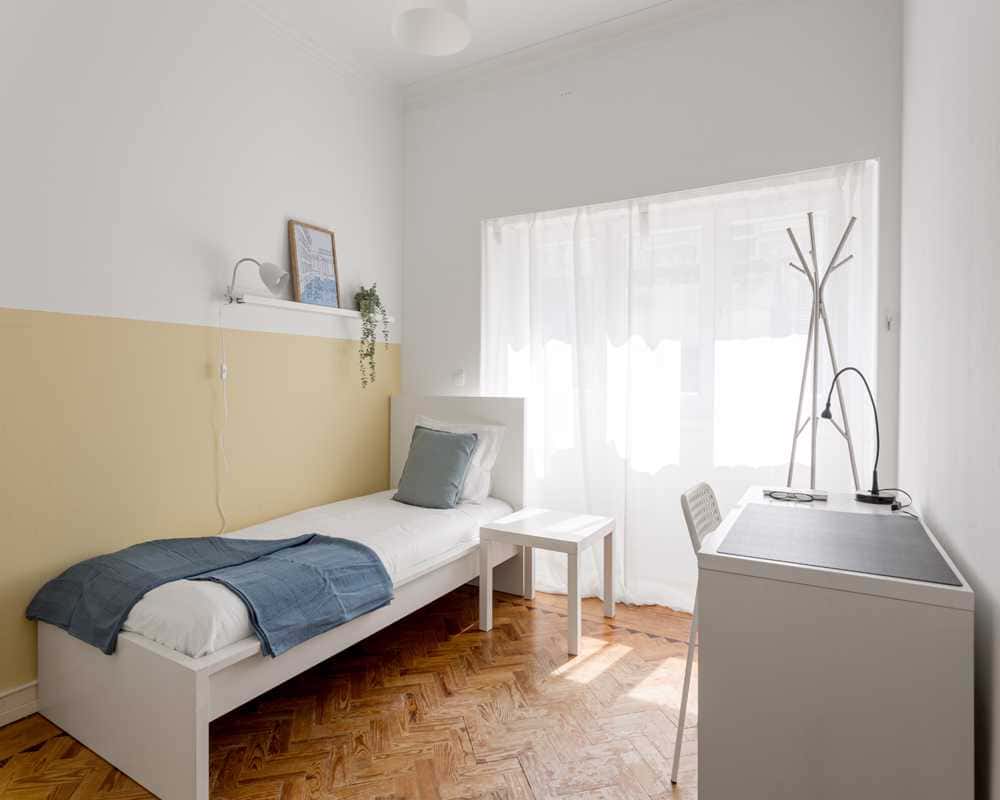 Cosy room in 8-bedroom apartment in Benfica, Lisbon - Room 5