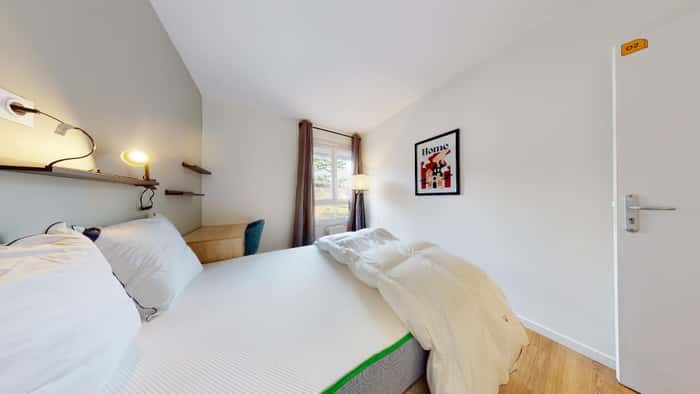 Listing photo thumbnail