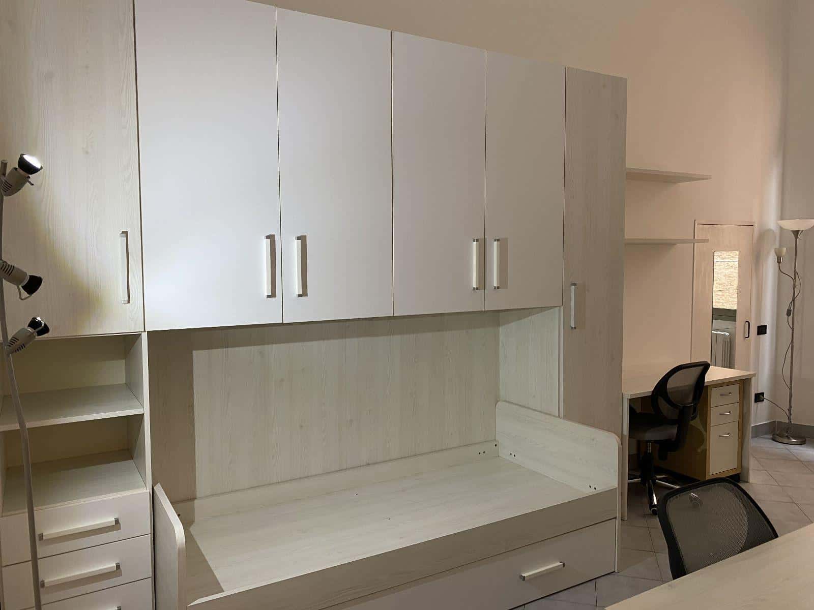 Quarto em Via San Vitale, Bologna para 100 m² com 3 quartos