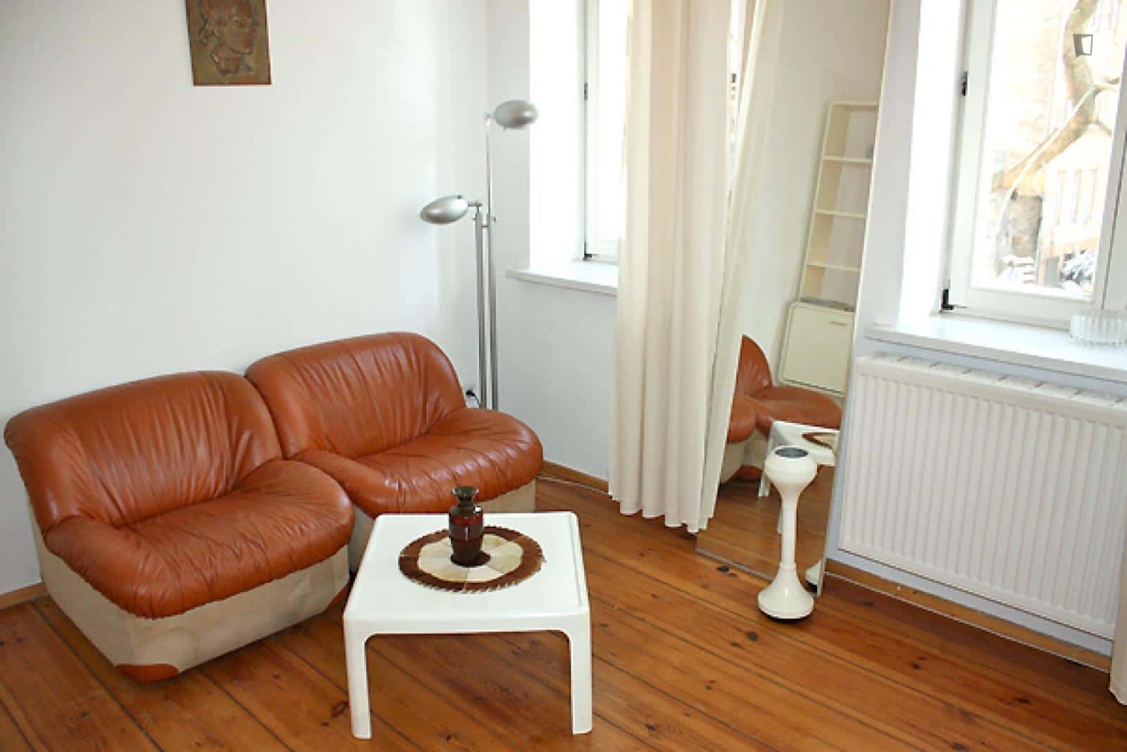 Apartment in Kastanienallee, Berlin for 28 m² - Photo 1