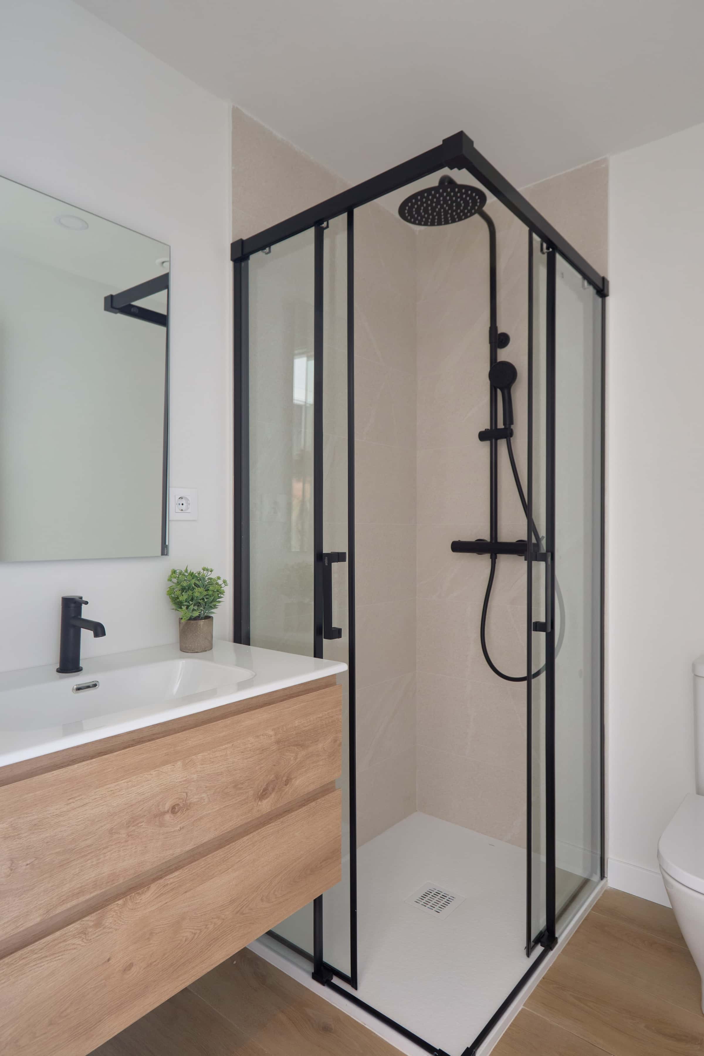 Single Room with private bathroom