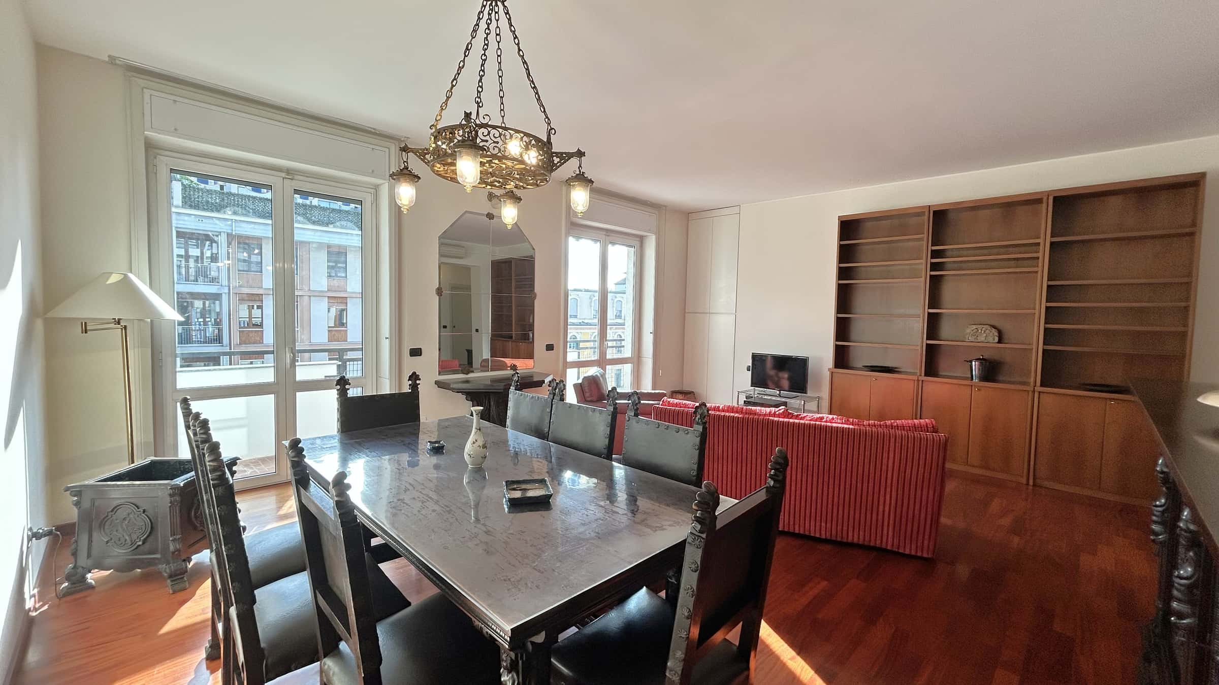 Appartamento in Via Edmondo de Amicis, Milano, zona Sant'Ambroggio