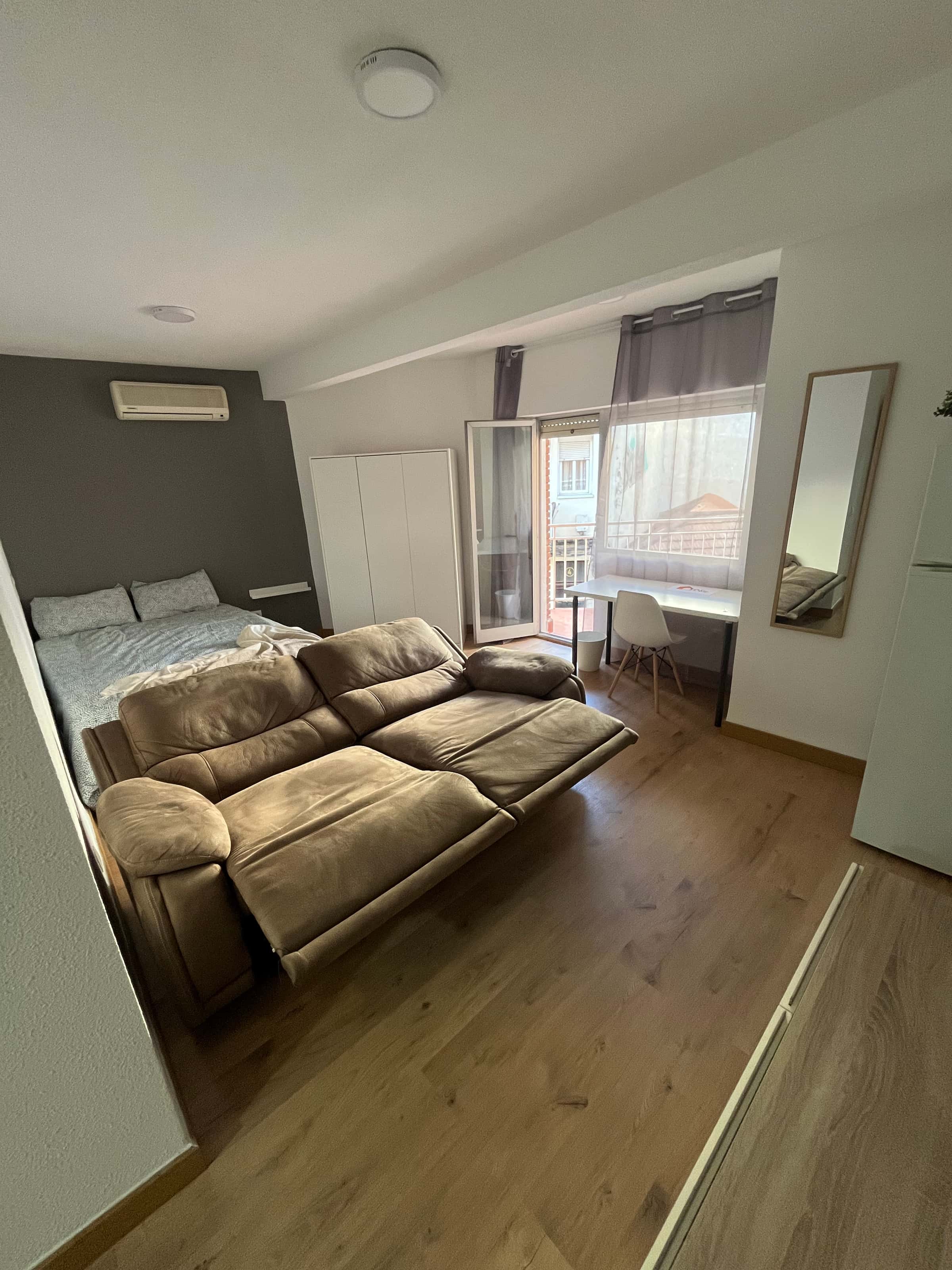 Hab 1 con terraza privada (se aceptan parejas) en Calle Polvoranca