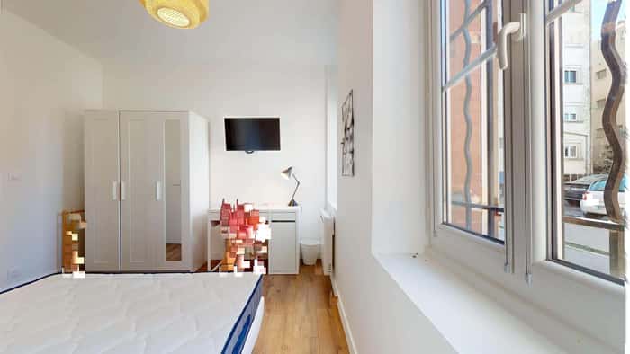 Listing photo thumbnail