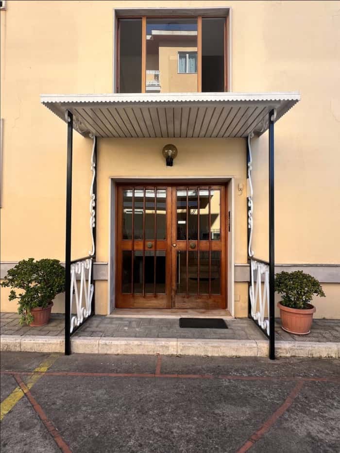 Listing photo thumbnail