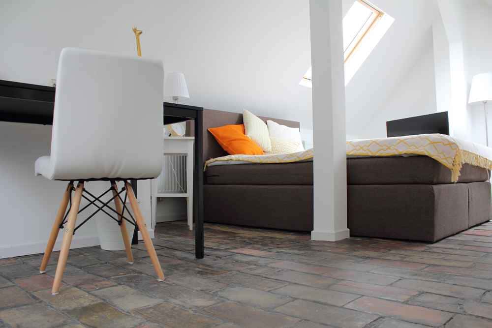Zimmer in der De-Neufville Straße