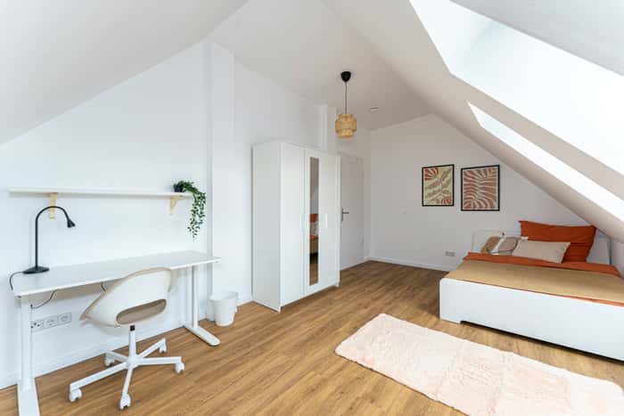 Listing photo thumbnail