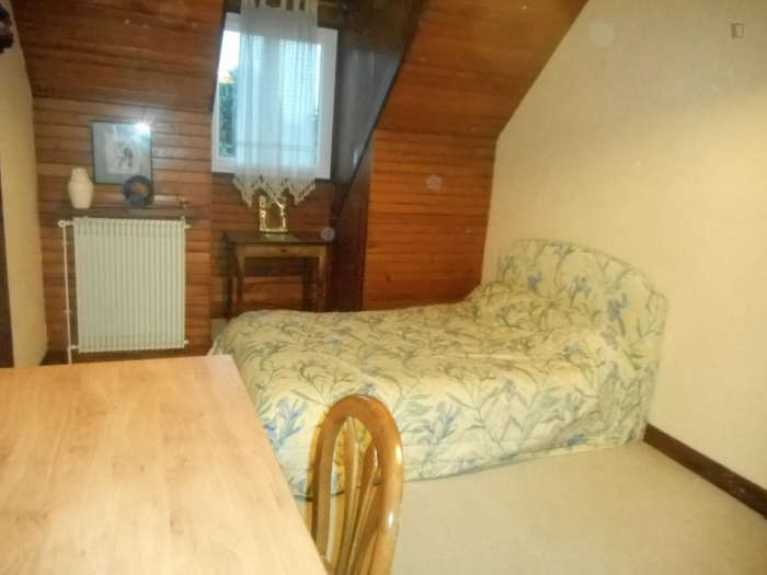 Listing photo thumbnail