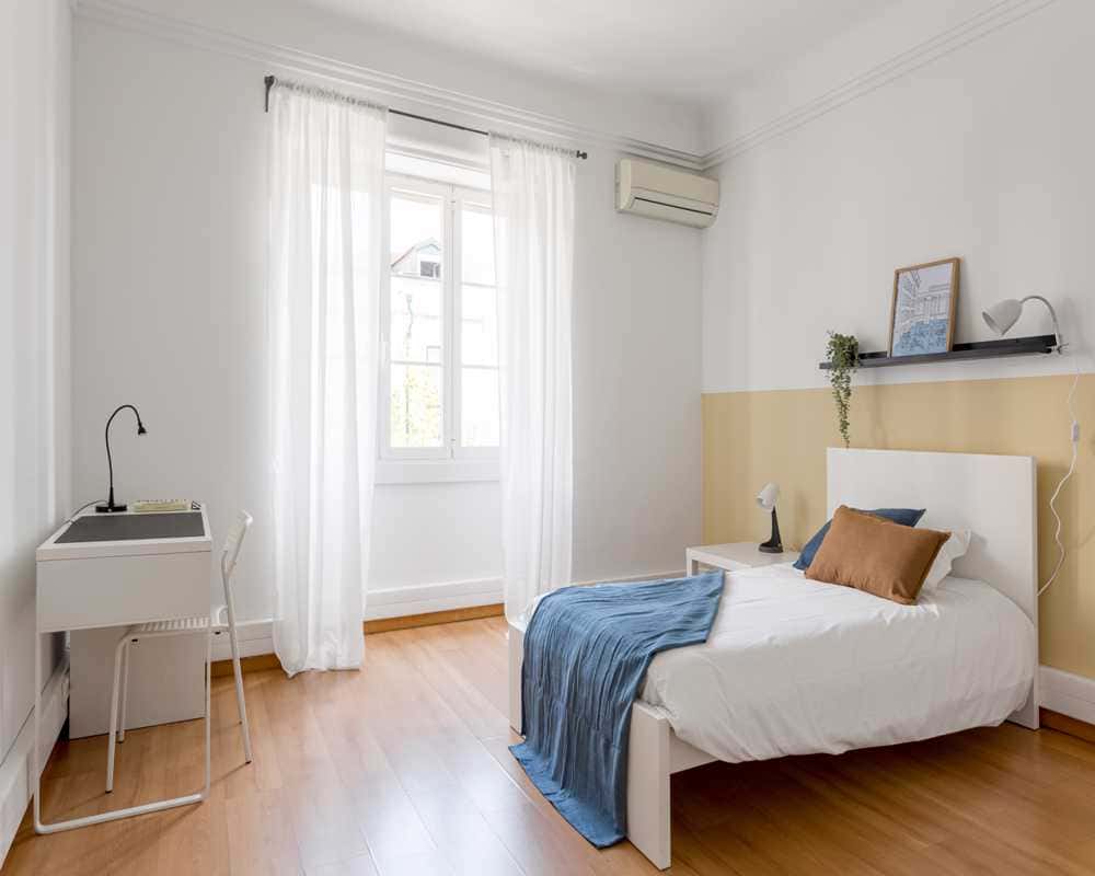Cosy room in a 13-bedroom apartment in Arroios, Lisbon - Room 3