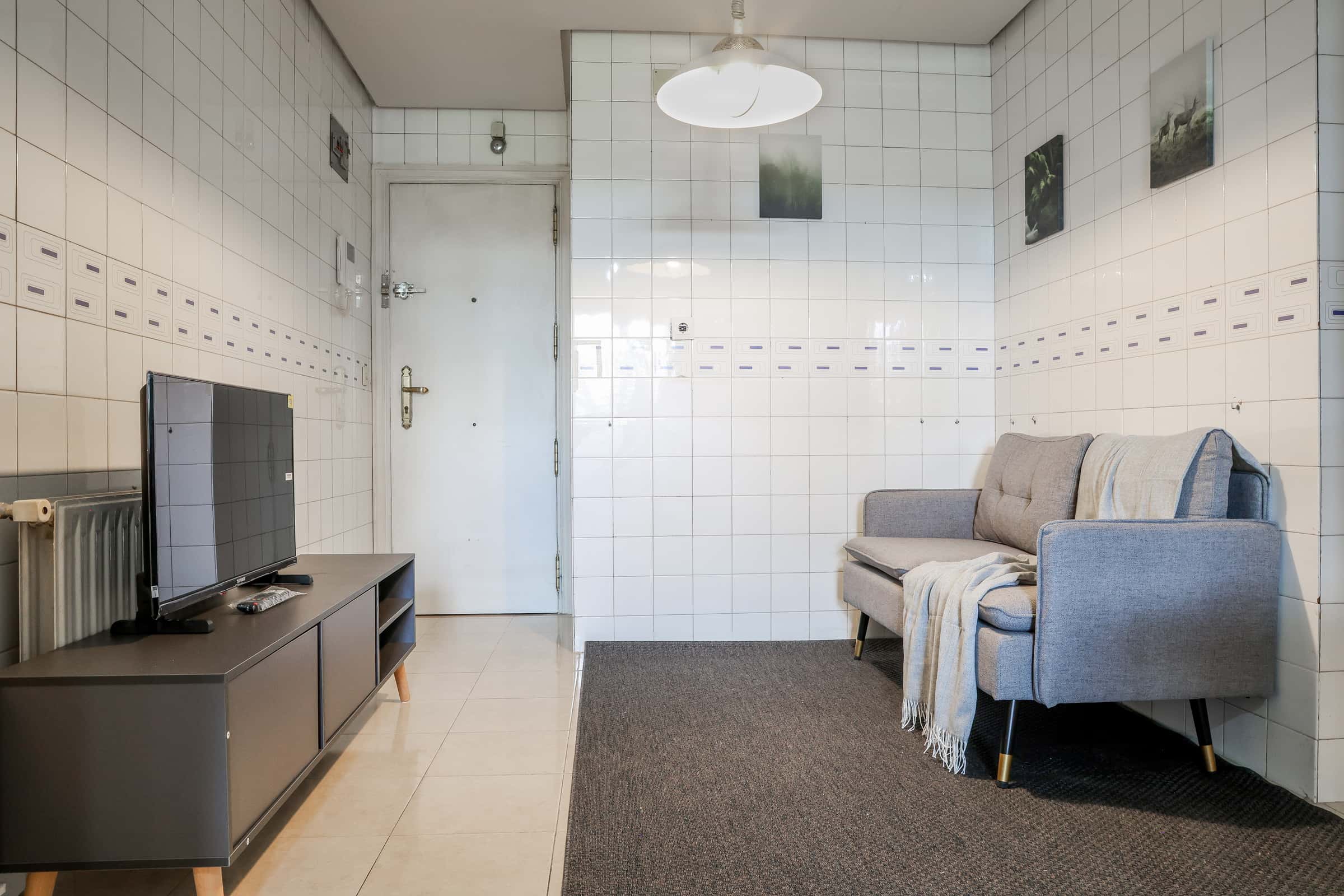 Chambre dans Calle de Santiago de Compostela, Madrid pour 120 m² avec 6 chambres