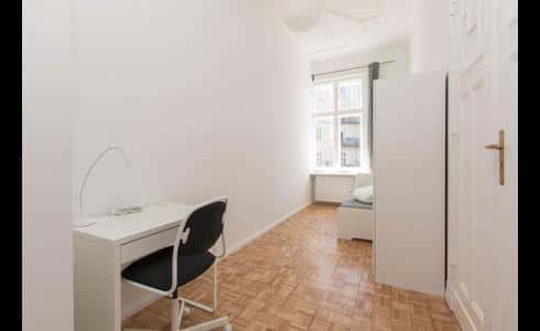 Hermannstraße - Room 6