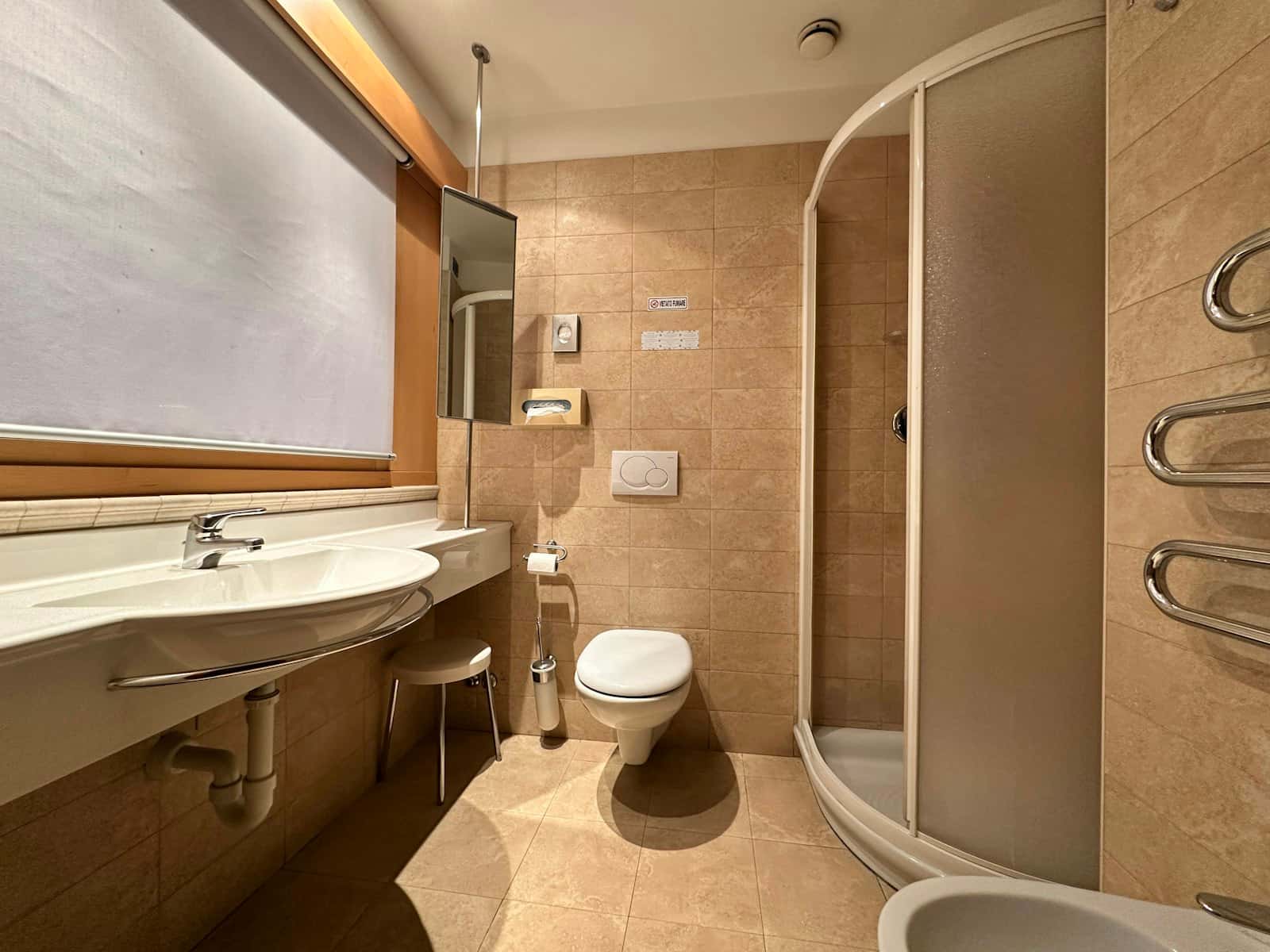 Zimmer in Lungo Dora Napoli, Torino für 1100 m² mit 10 Schlafzimmer