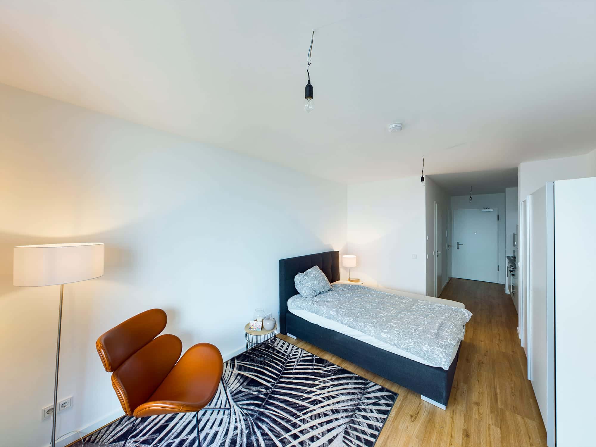 Furnished 1 room studio with elevator and balcony