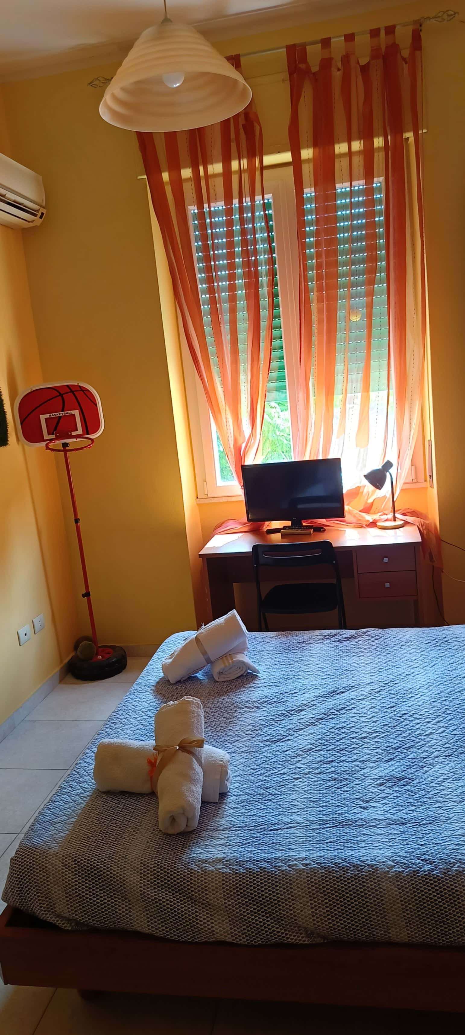 Stanza in Via Milano, Cagliari di 160 m² con 4 camere