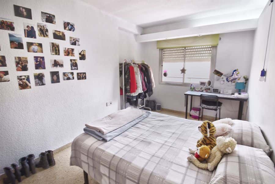 Habitación en piso de 7 habitaciones en Ciutat Jardi