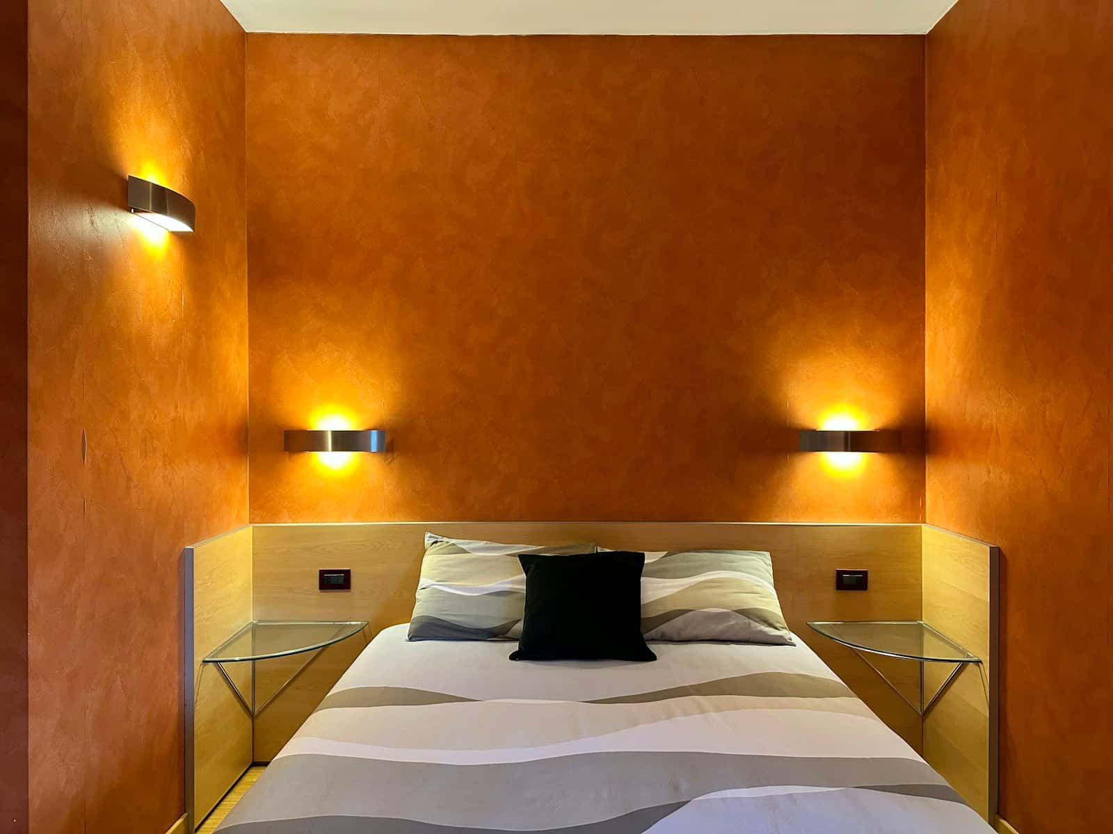 Zimmer in Lungo Dora Napoli, Torino für 1100 m² mit 10 Schlafzimmer