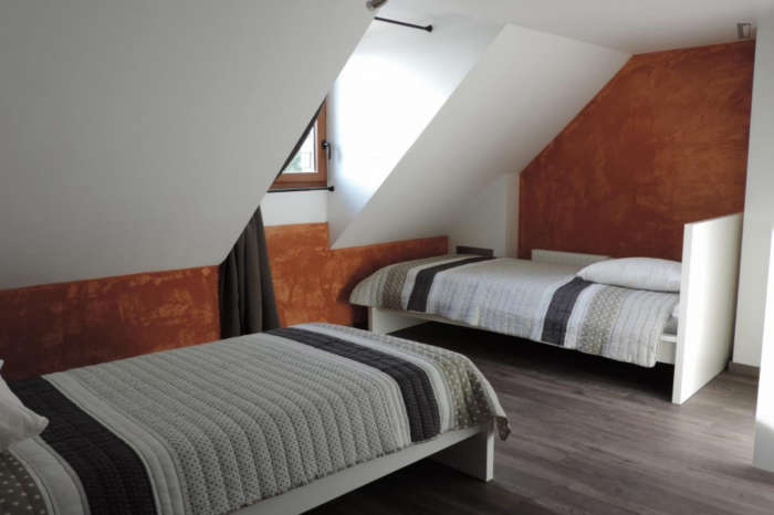 Listing photo thumbnail