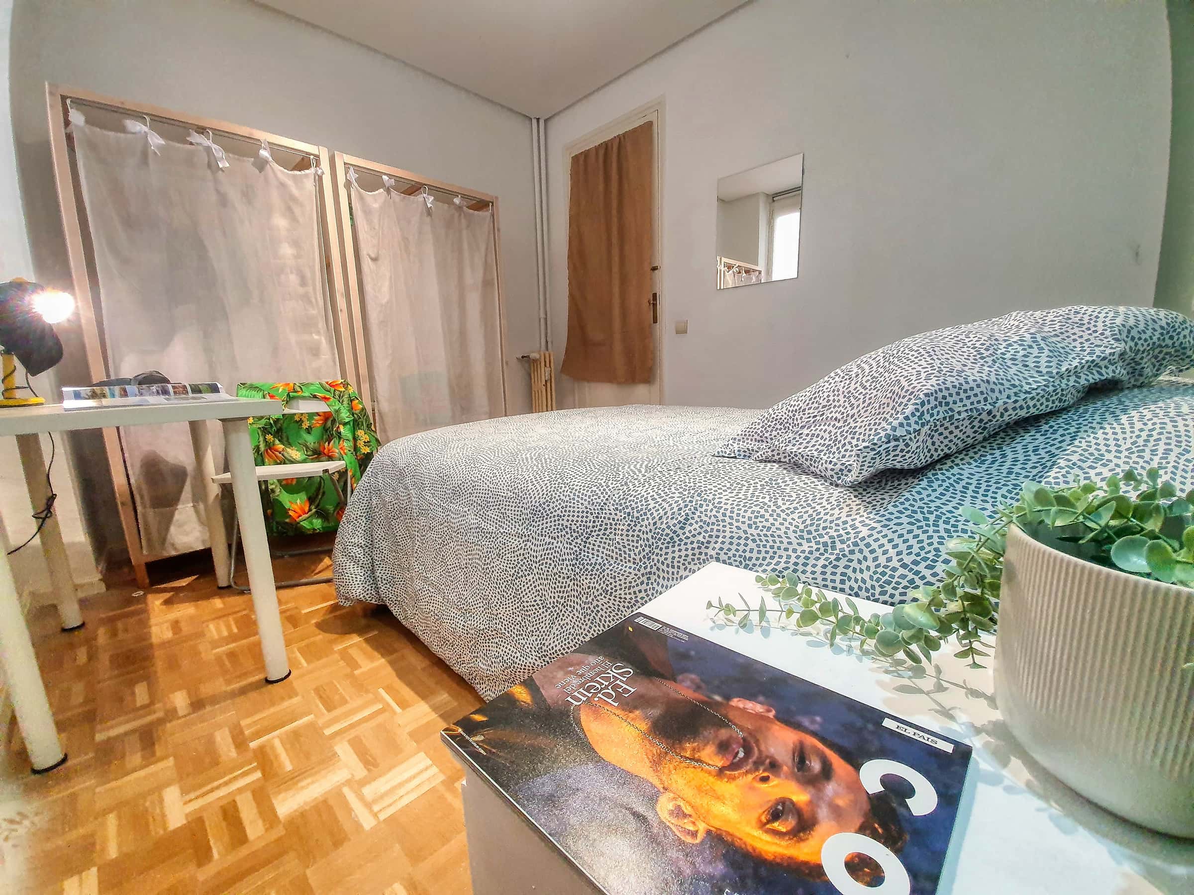 Chambre dans Calle de Vallehermoso, Madrid pour 100 m² avec 5 chambres