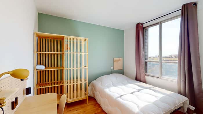 Listing photo thumbnail