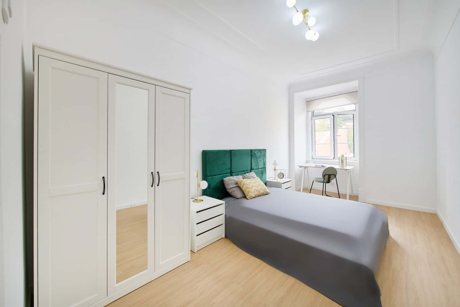 Room 1 - 64. Calçada Tapada 29 2E