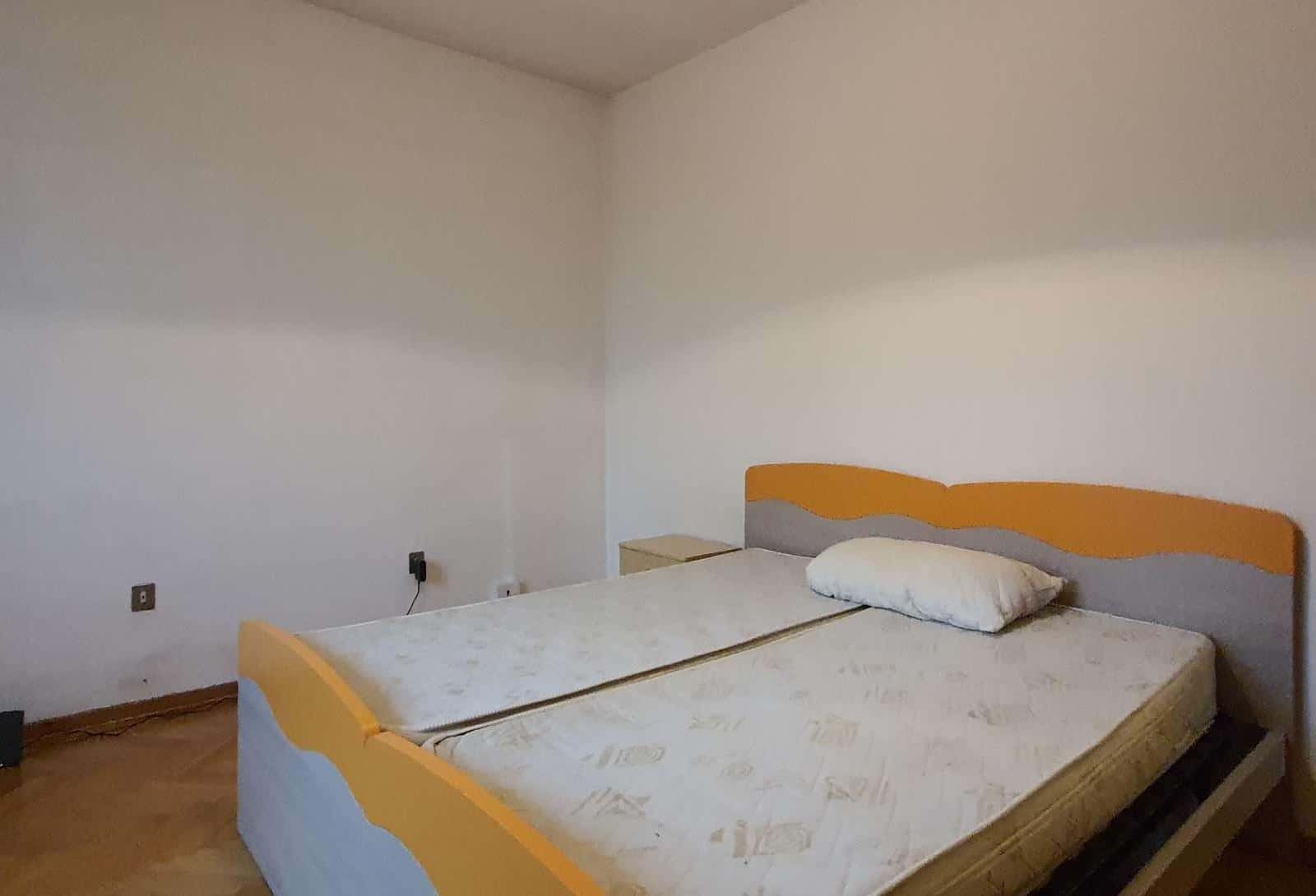 A26/S2 - stanza con due letti uniti in appartamento con terrazza panoramica, vicino alla BUC e al Centro Storico, a Trento
