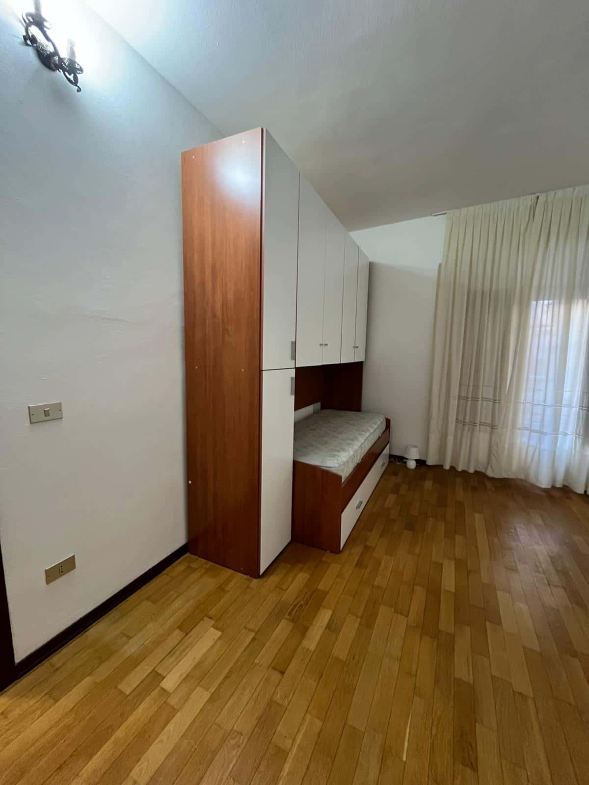 Stanza in Via Fiume, Sondrio di 90 m² con 2 camere