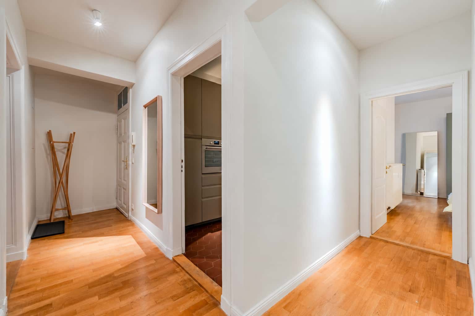 Apartment in Zionskirchstraße, Berlin for 82 m² with 2 bedrooms - Photo 4