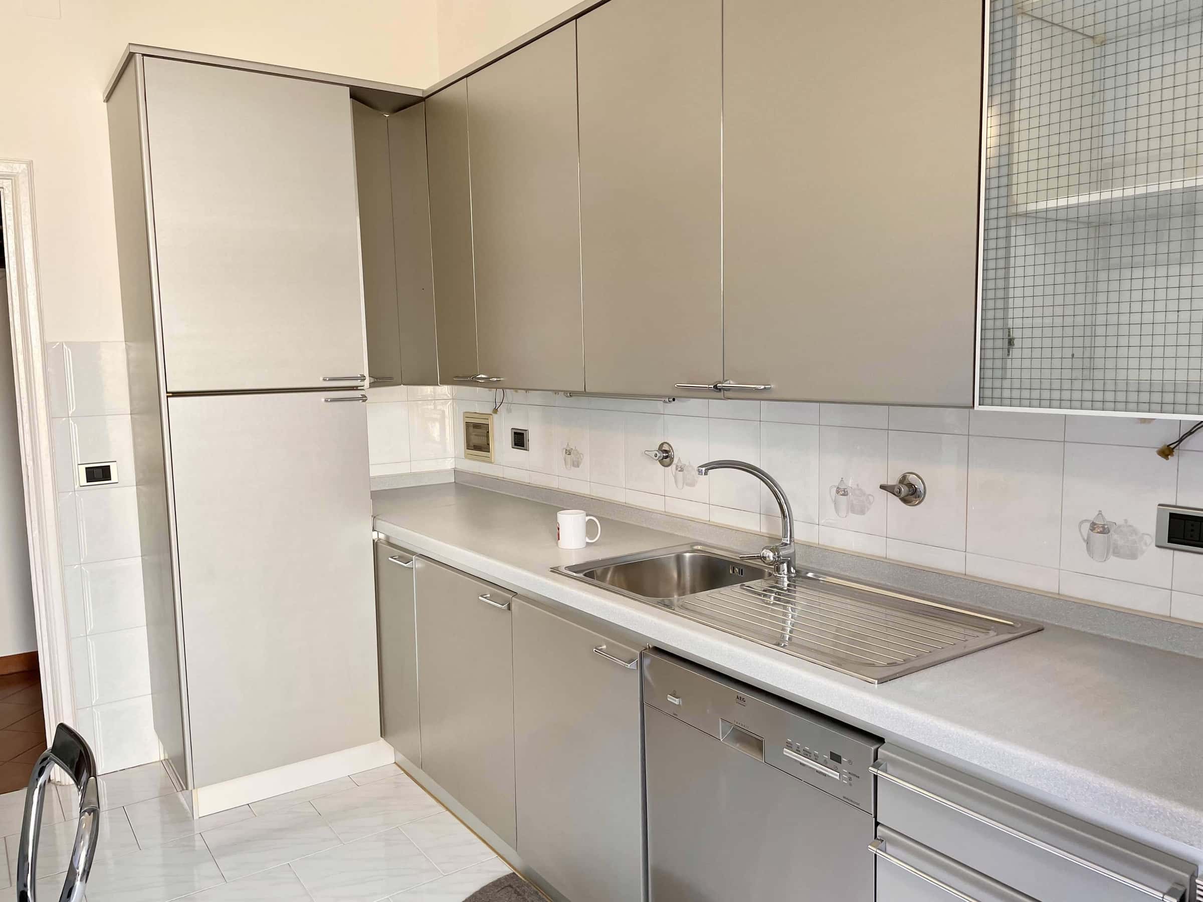 via Giuseppe Galliano 120 - Stanza 115