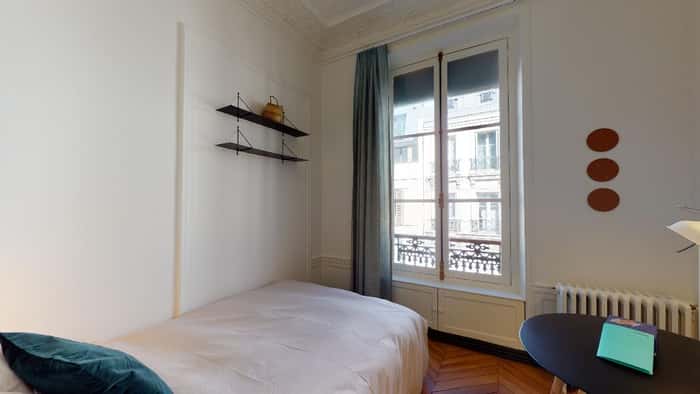 Listing photo thumbnail