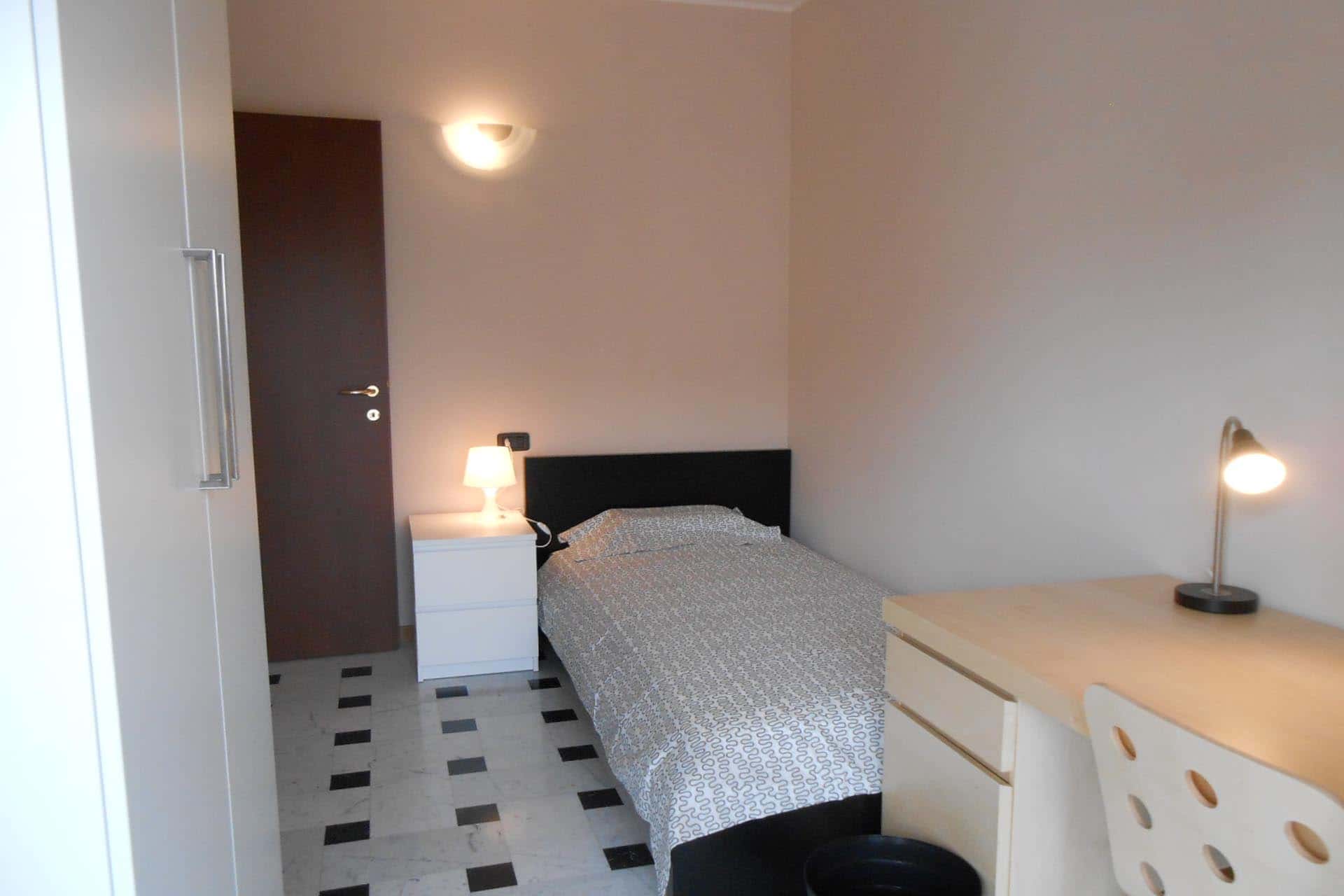 via ornato 110 b  private room s3