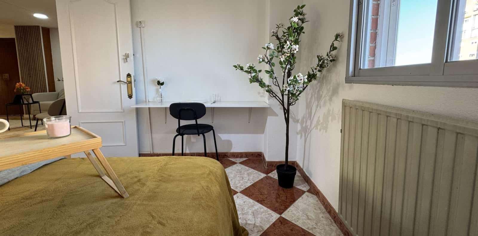 Double bed in Rooms for rent on Andaluces street in Madrid