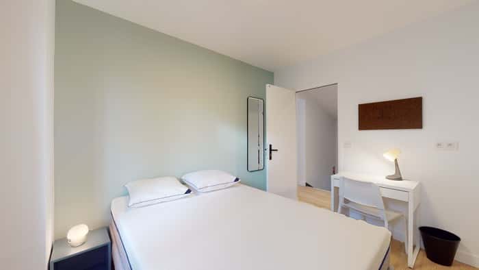 Listing photo thumbnail