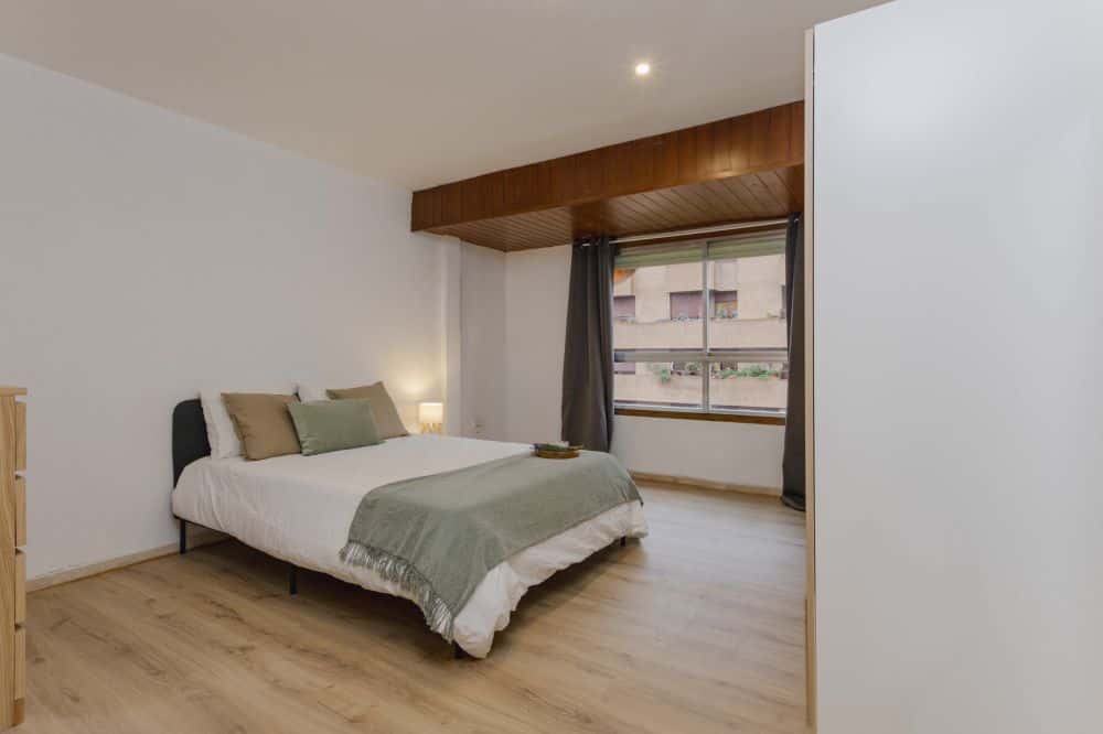 Habitación amplia y luminosa en la Calle Palleter