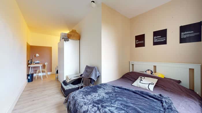 Listing photo thumbnail