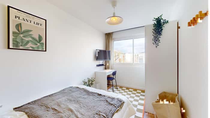 Listing photo thumbnail