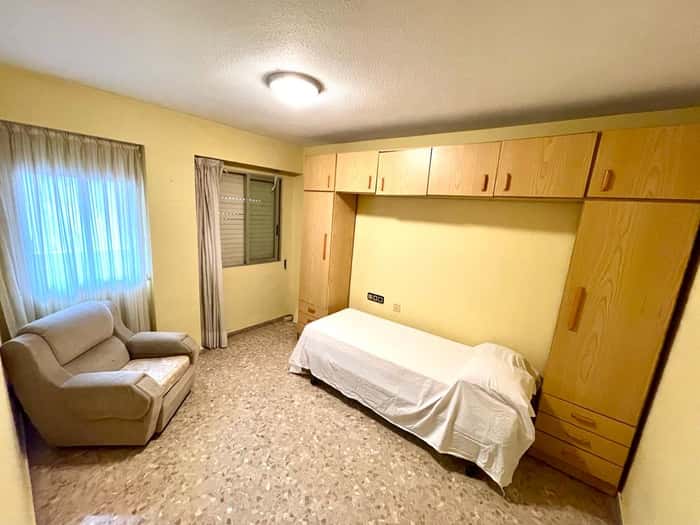 Listing photo thumbnail