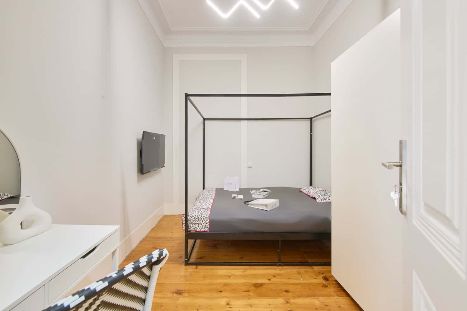 Room 6  - 94. Largo Vitorino Damasio 2 2E