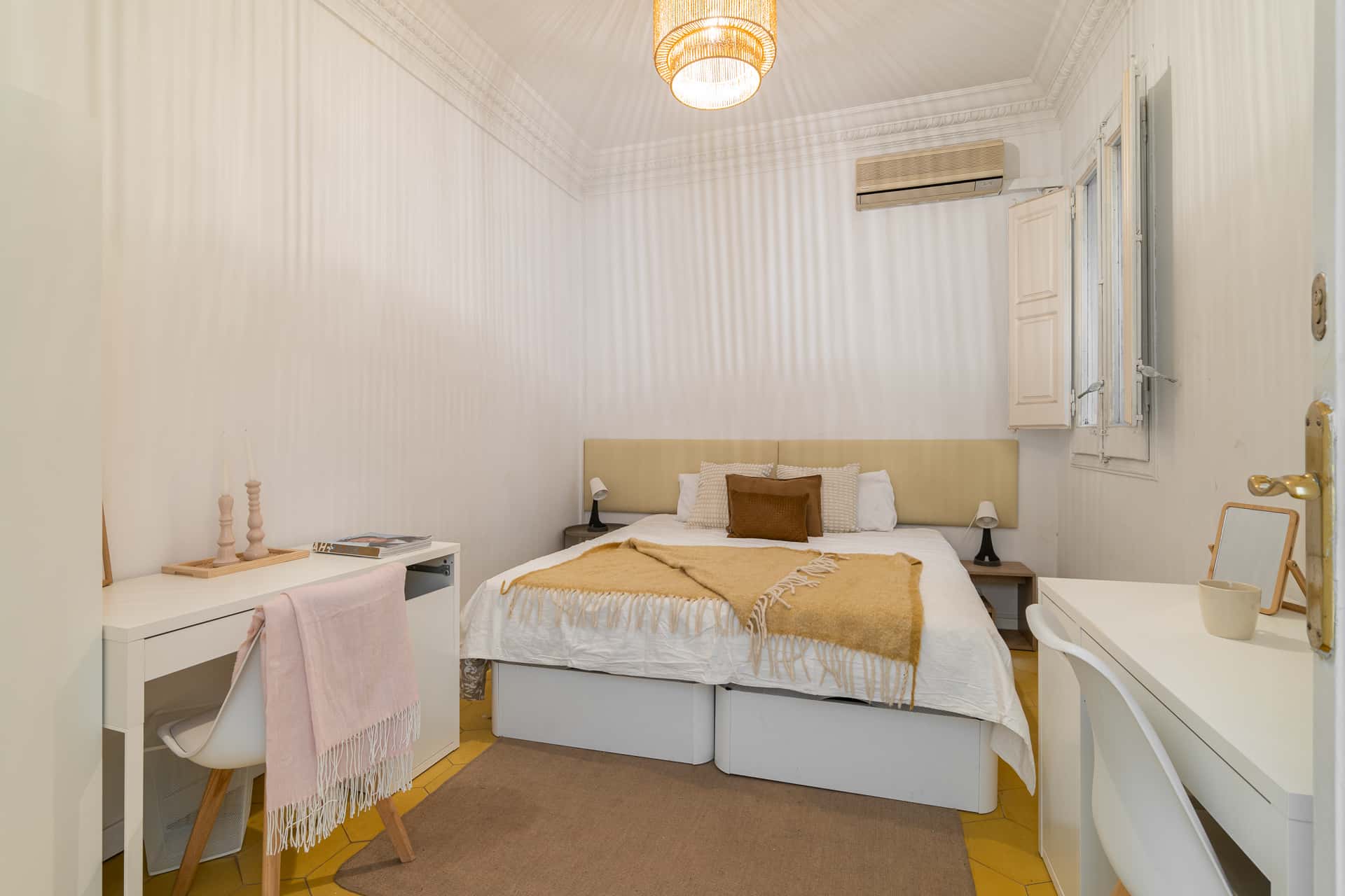 Habitacion privada en Muntaner, Barcelona