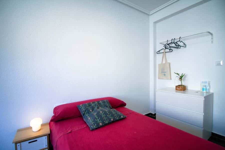 Habitación en piso de 4 habitaciones en Ciutat Vella