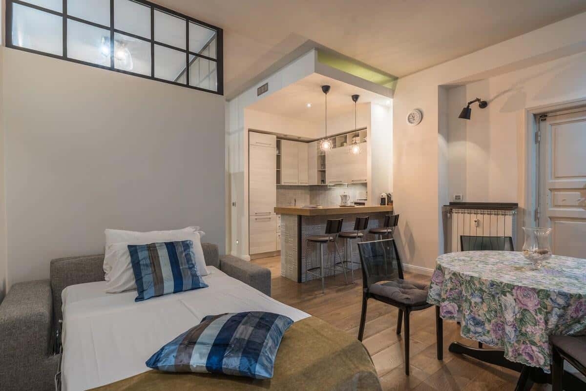 033 - Pomezia - La luna nel pozzo a Roma