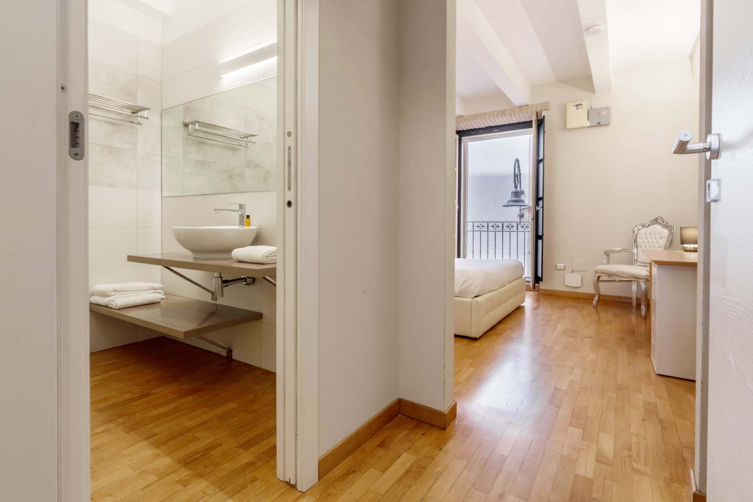 Room in Via Pietro Martini, Cagliari for 105 m² with 3 bedrooms