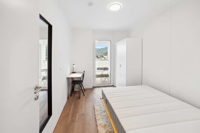 Listing photo thumbnail